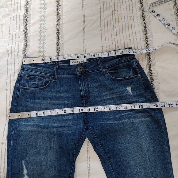 DL1961 Riley Boyfriend Crop jeans size 26 - Picture 13 of 16